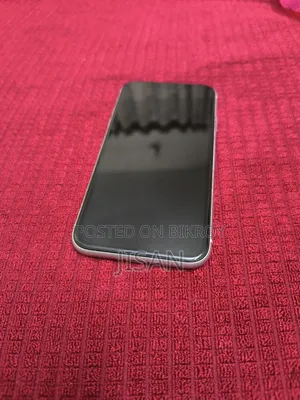 অ্যাপল আইফোন এক্সআর ১২৮ জিবি সাদা