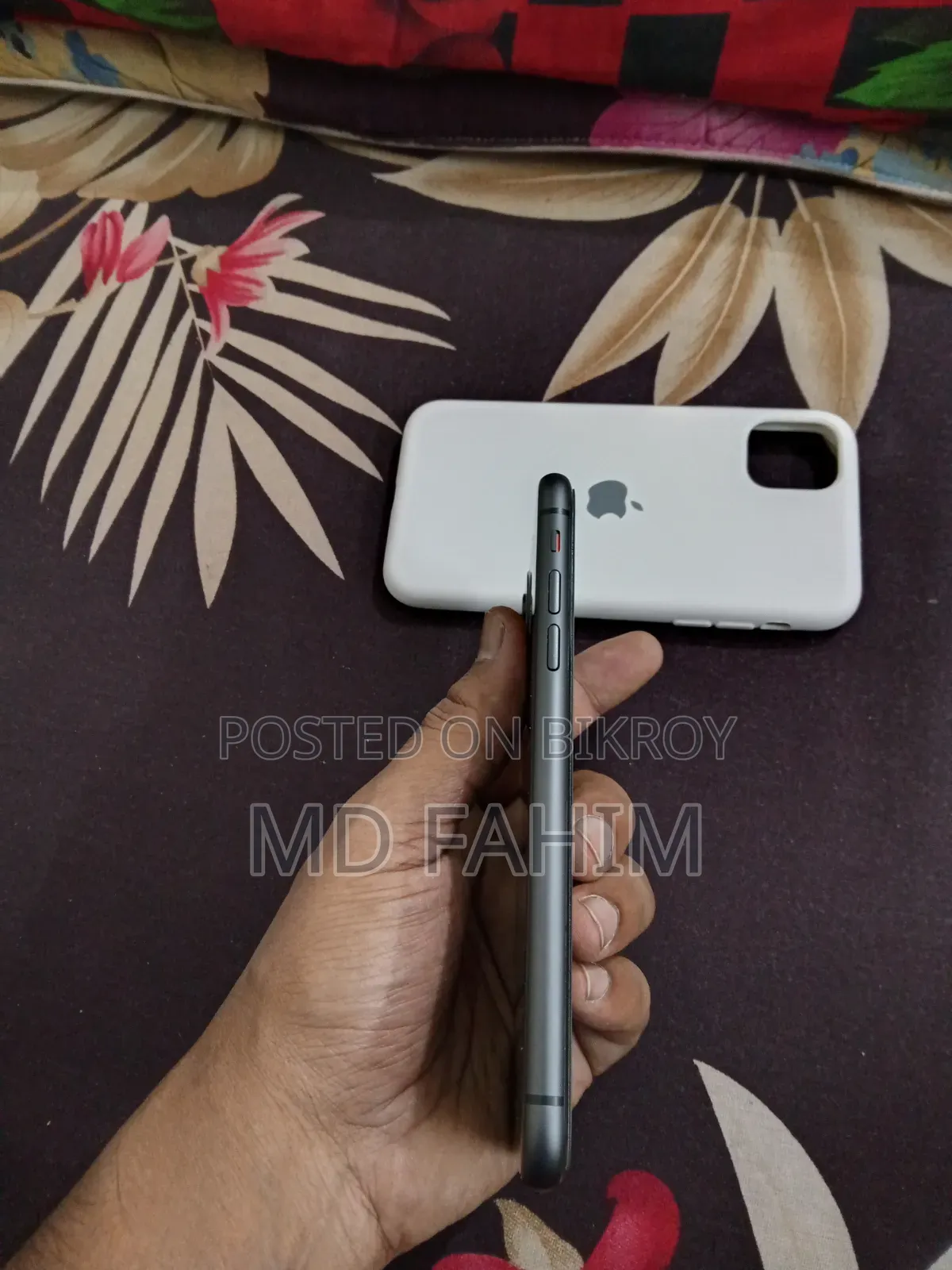 অ্যাপল আইফোন ১১ ৬৪ জিবি কালো
