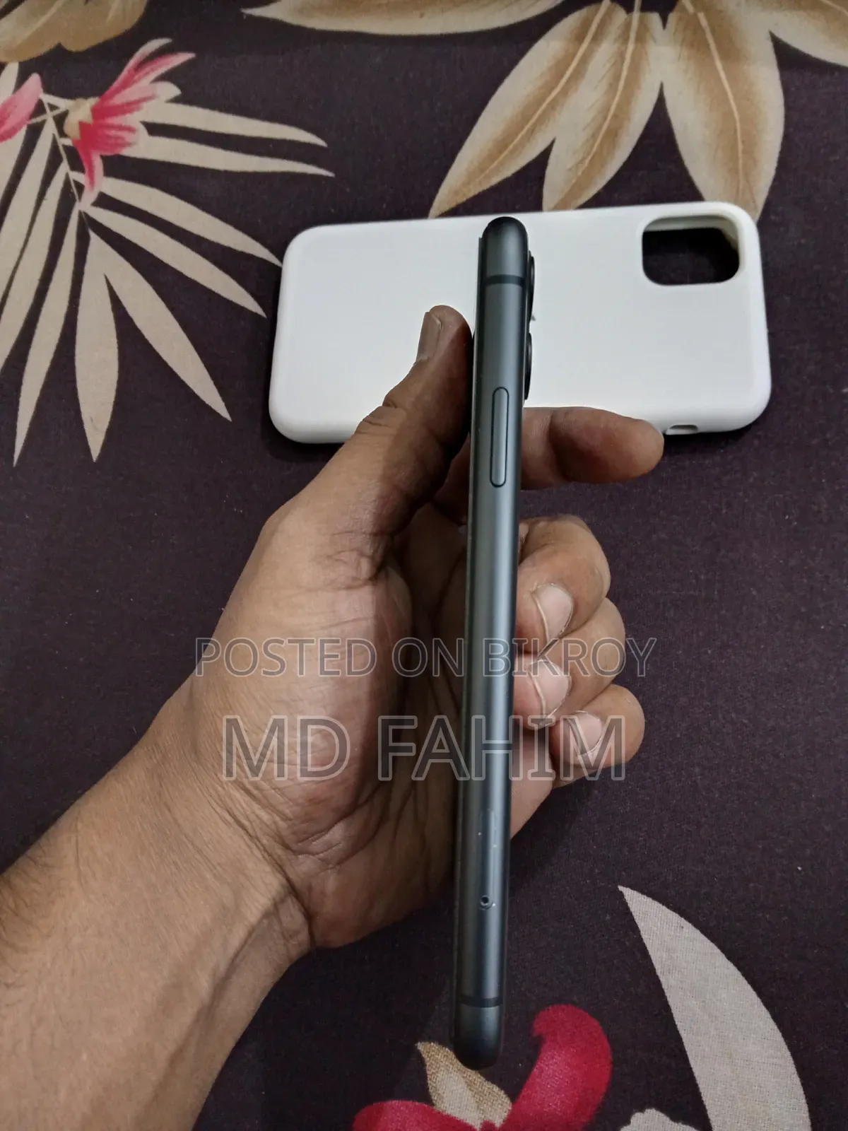 অ্যাপল আইফোন ১১ ৬৪ জিবি কালো