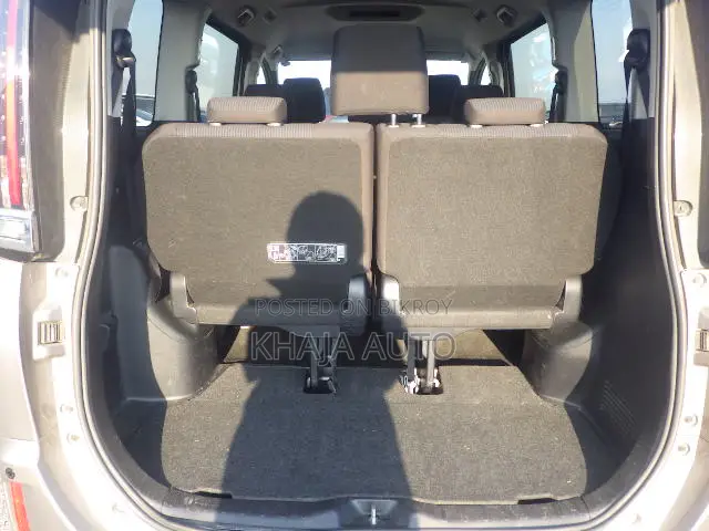 Toyota Noah 2021 Brown
