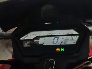 হোন্ডা এক্স-ব্লেড ১৬০ ২০২৫ রেড
