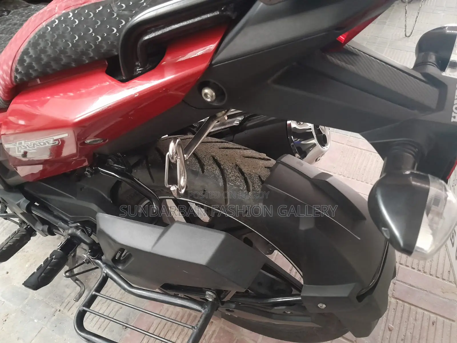 হোন্ডা এক্স-ব্লেড ১৬০ ২০২৫ রেড