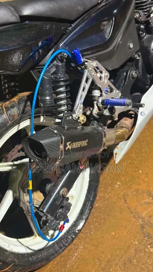 Bajaj Pulsar 220 F 2023 Black