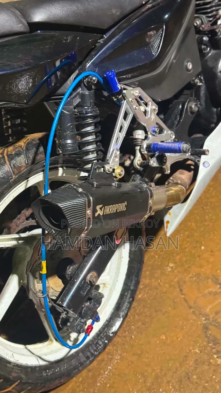 Bajaj Pulsar 220 F 2023 Black