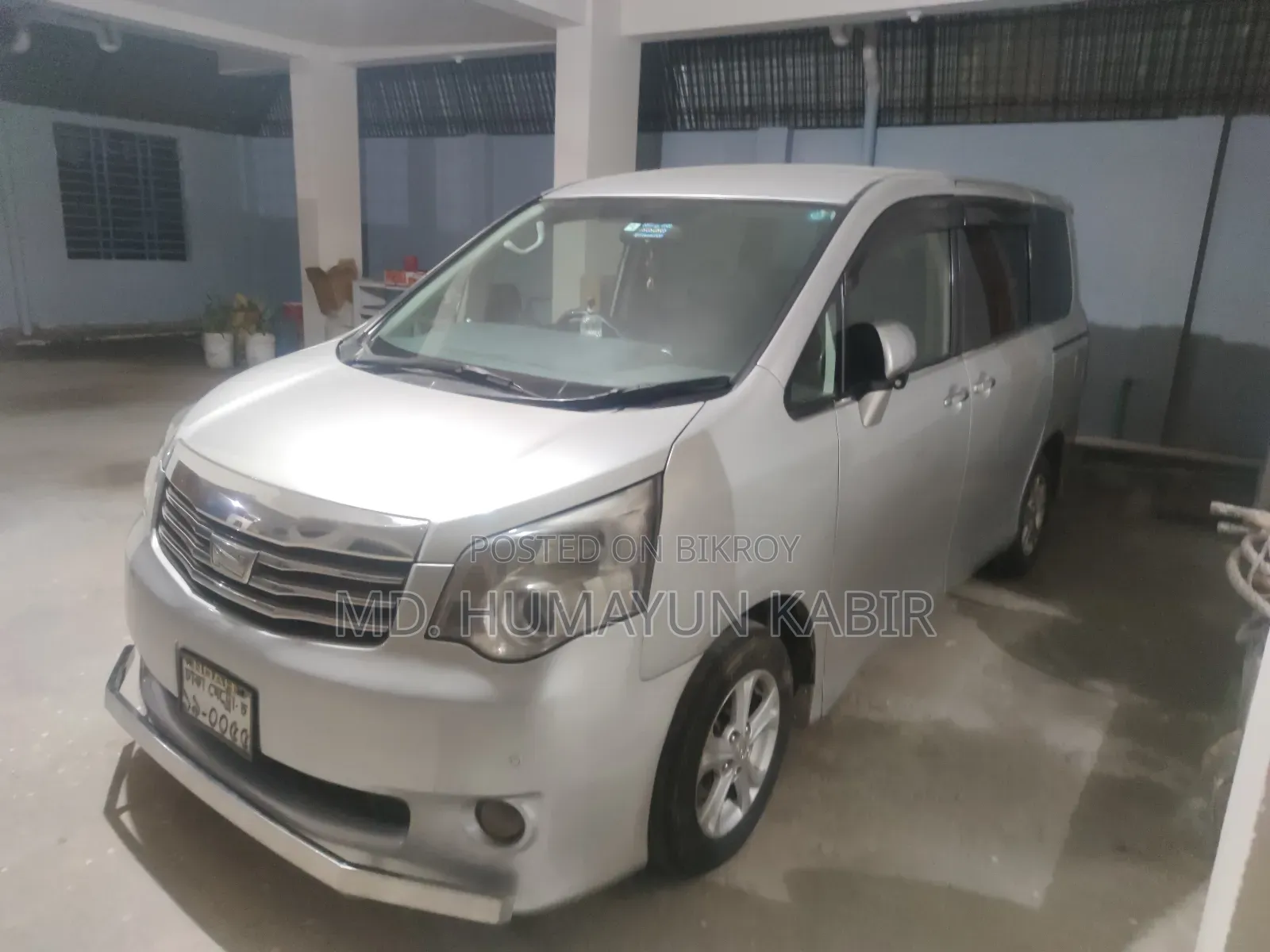 Toyota Noah 2011 Silver