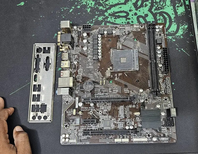 Gigabyte GA-AB350M-HD3 AM4 USB 3.1 HDMI Micro ATX AMD Motherboard