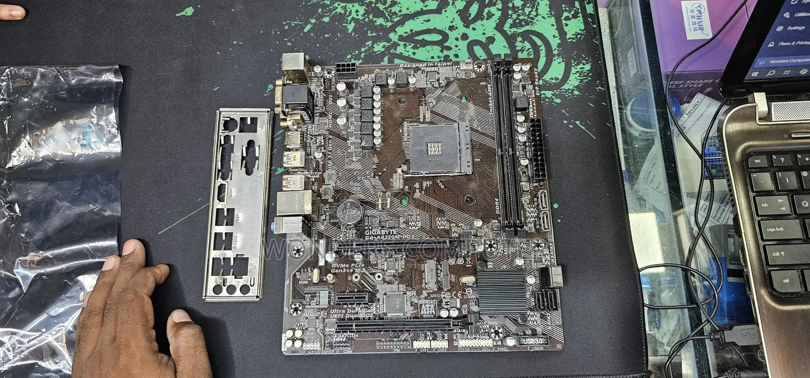 Gigabyte GA-AB350M-HD3 AM4 USB 3.1 HDMI Micro ATX AMD Motherboard