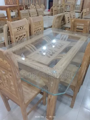 ডাইনিং টেবিল এবং চেয়ার