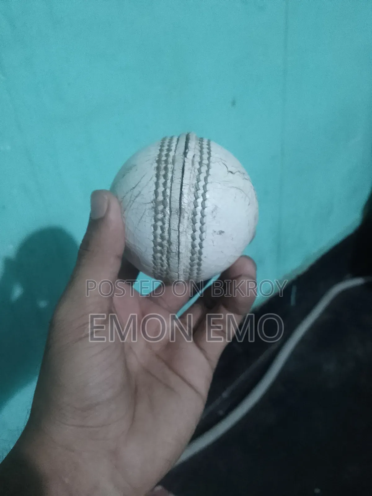 কাঠের বল আবাহনী মাঠের!