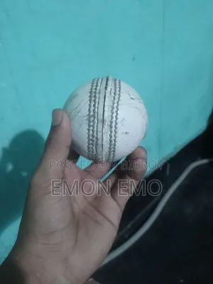 কাঠের বল আবাহনী মাঠের!