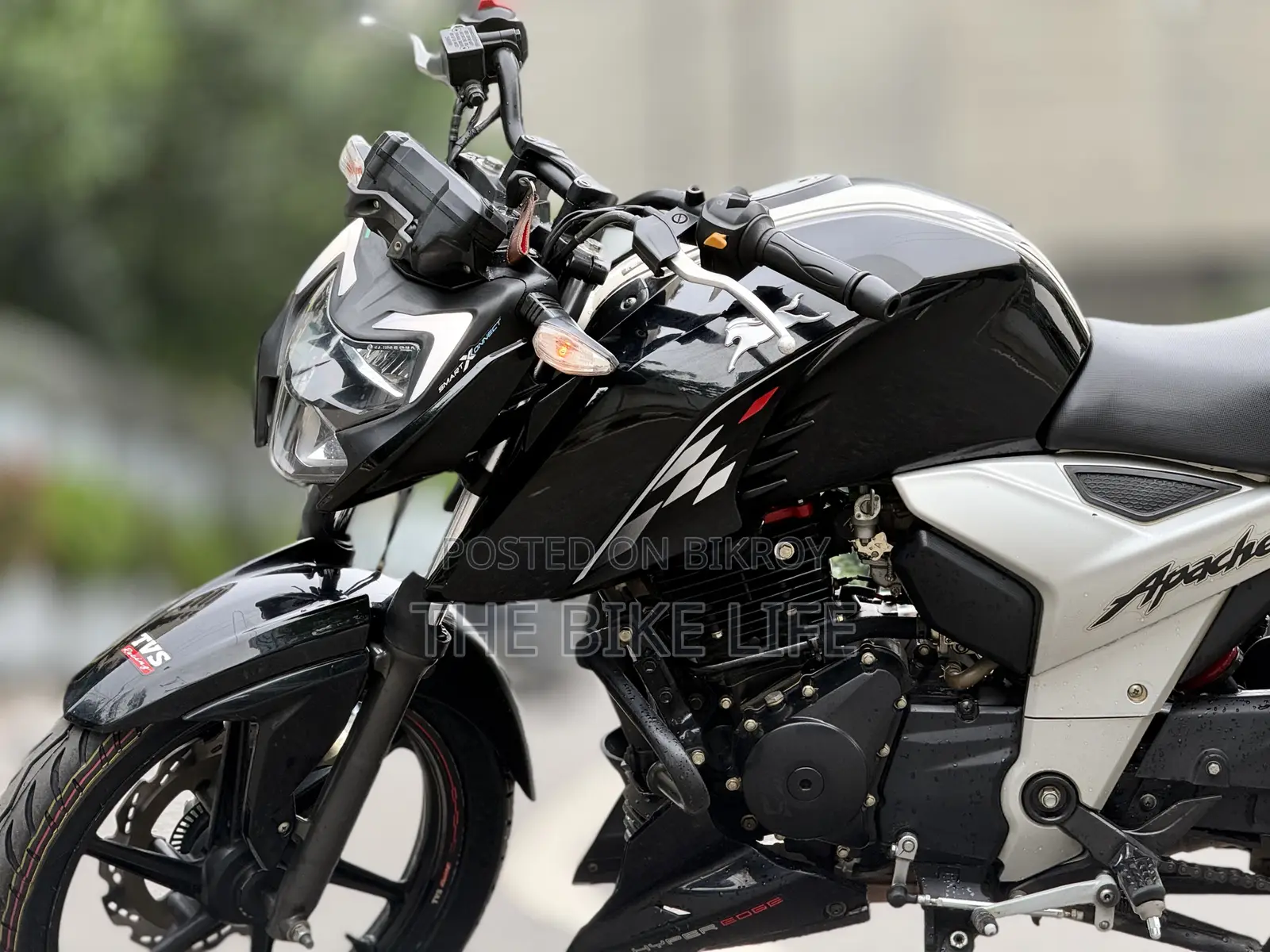 TVS Apache RTR 160 4V 2025 Black