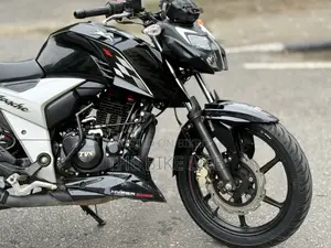 TVS Apache RTR 160 4V 2025 Black