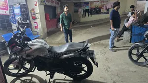 হিরো হাঙ্ক ২০১৭ সাদা