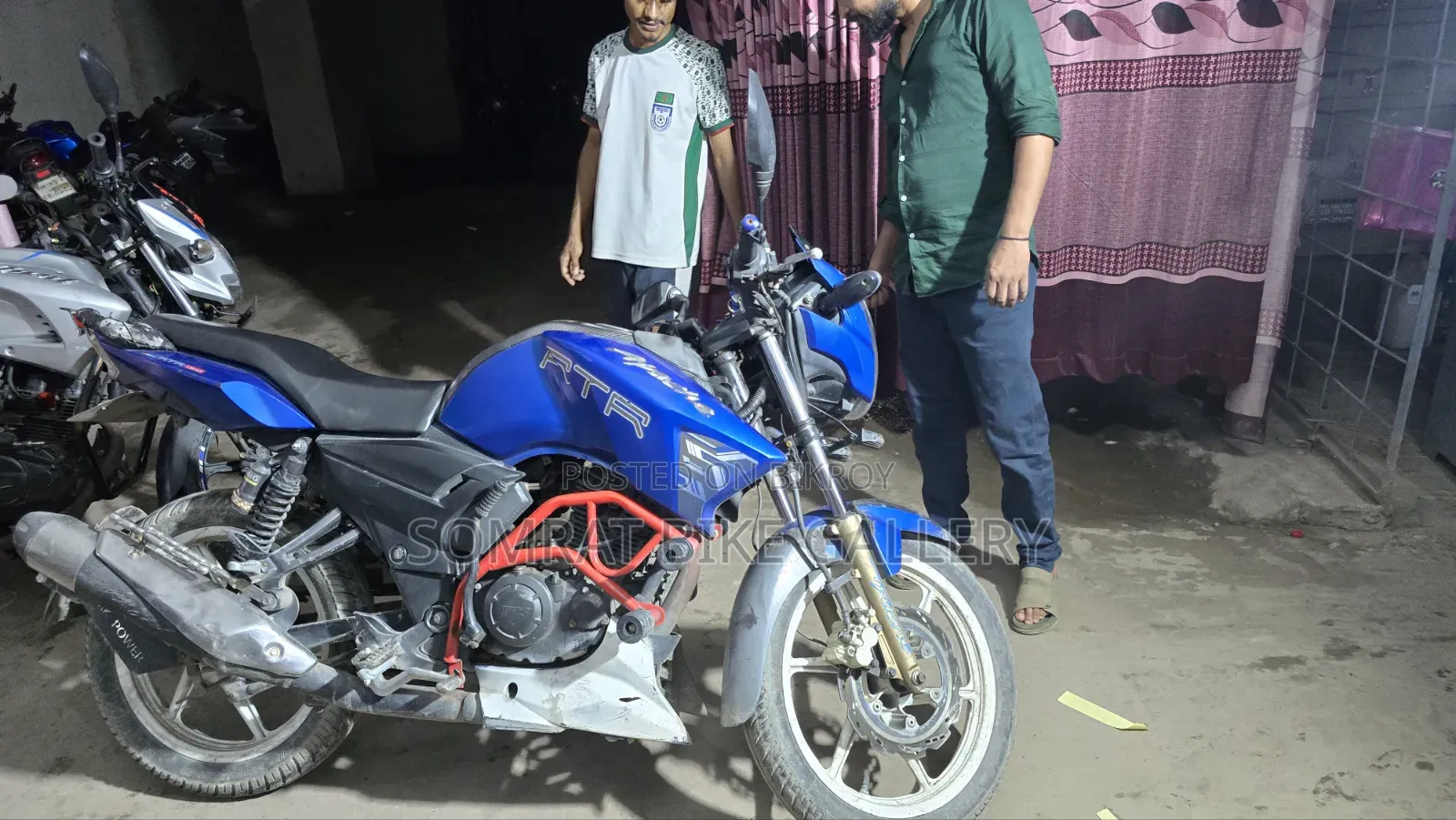 টিভিএস অ্যাপাচি আরটিআর ১৬০ ২ভি ২০১৭ নীল
