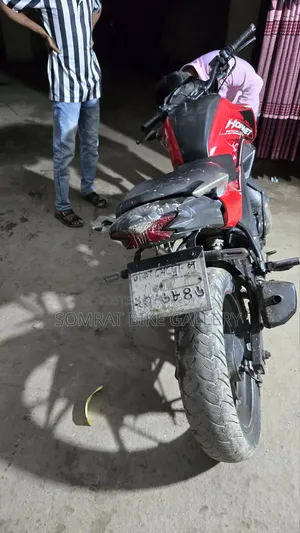 হোন্ডা হর্নেট ২০১৭ লাল