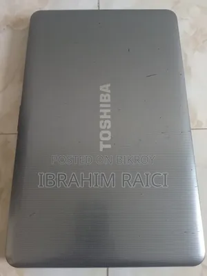 Laptop Toshiba Satellite C870 4GB Intel Core i5 HDD 1TB