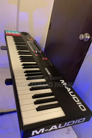 M-Audio Code 61 - চার্লি পুথের প্রিয় মিডি কিবোর্ড