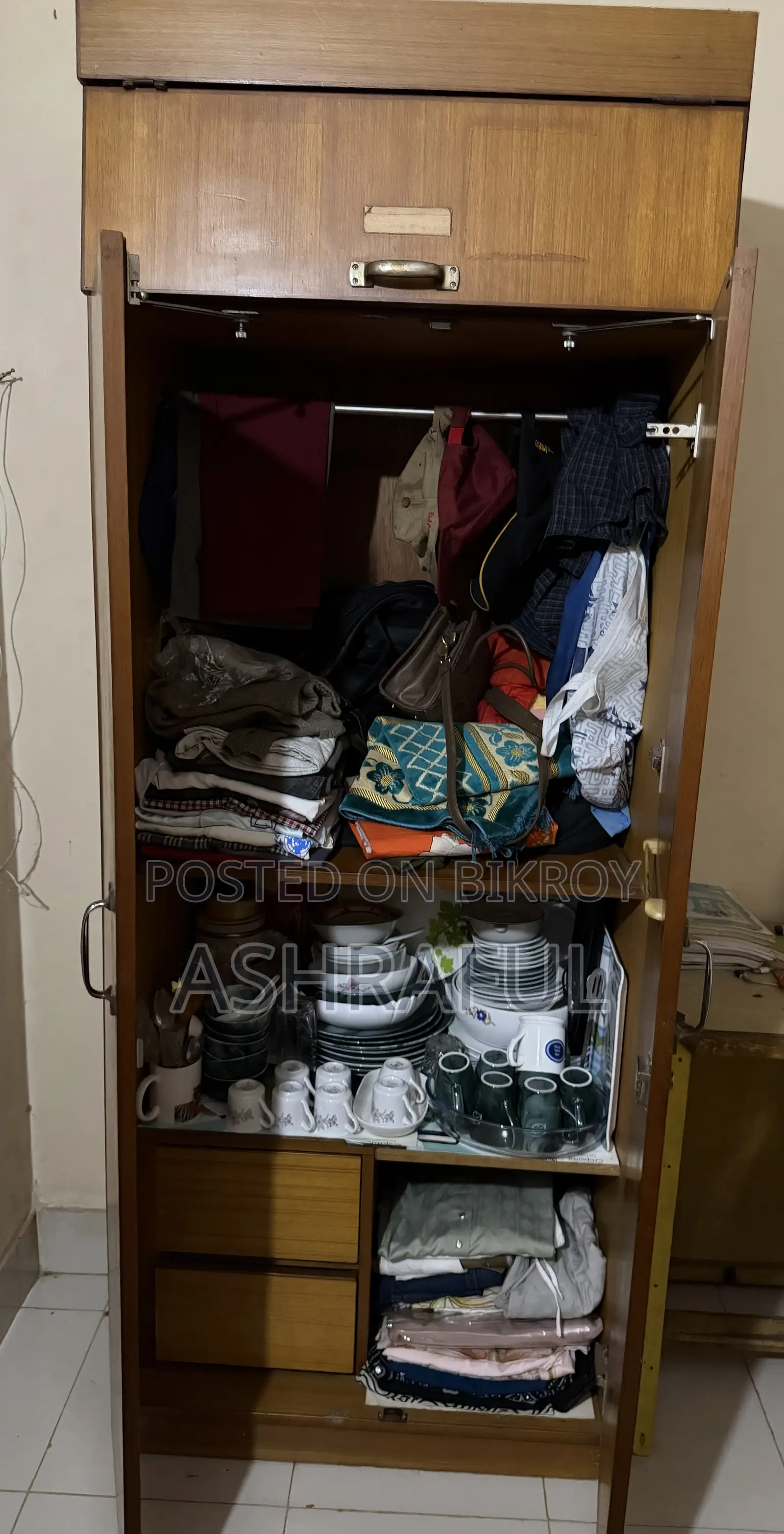 বিছানা, সোফা, টি টেবিল, ক্লোজেট, কর্নার, ওয়াটার ফিল্টার
