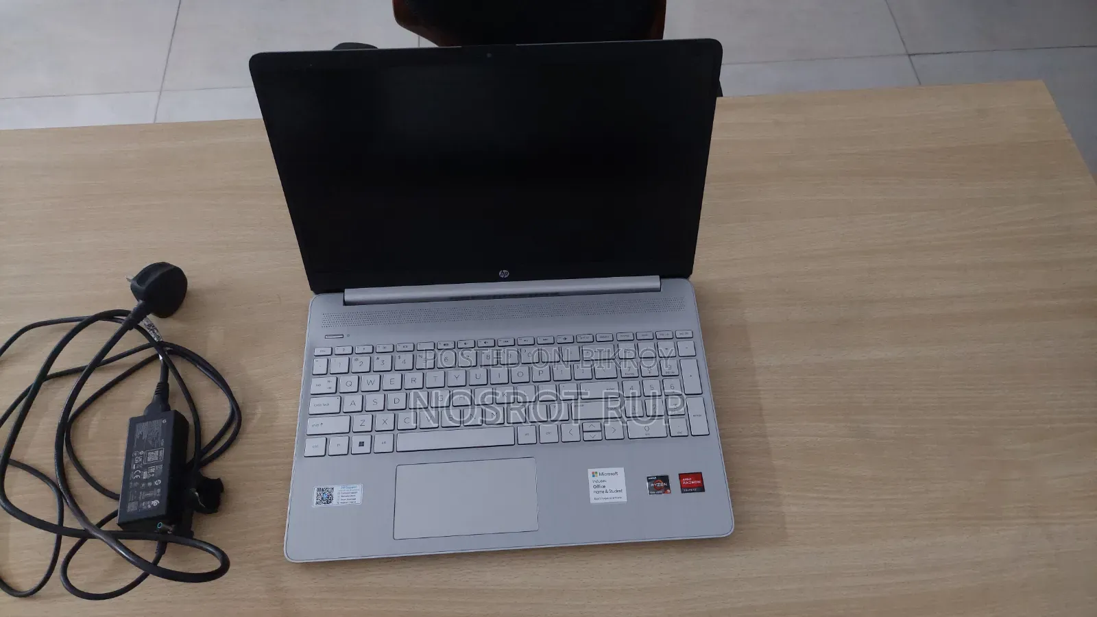 Laptop HP 15s 8GB AMD Ryzen 3 SSD 512GB