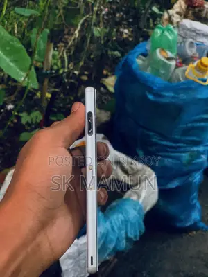 সনি এক্সপেরিয়া আয়ন এলটিই ১৬ জিবি সাদা