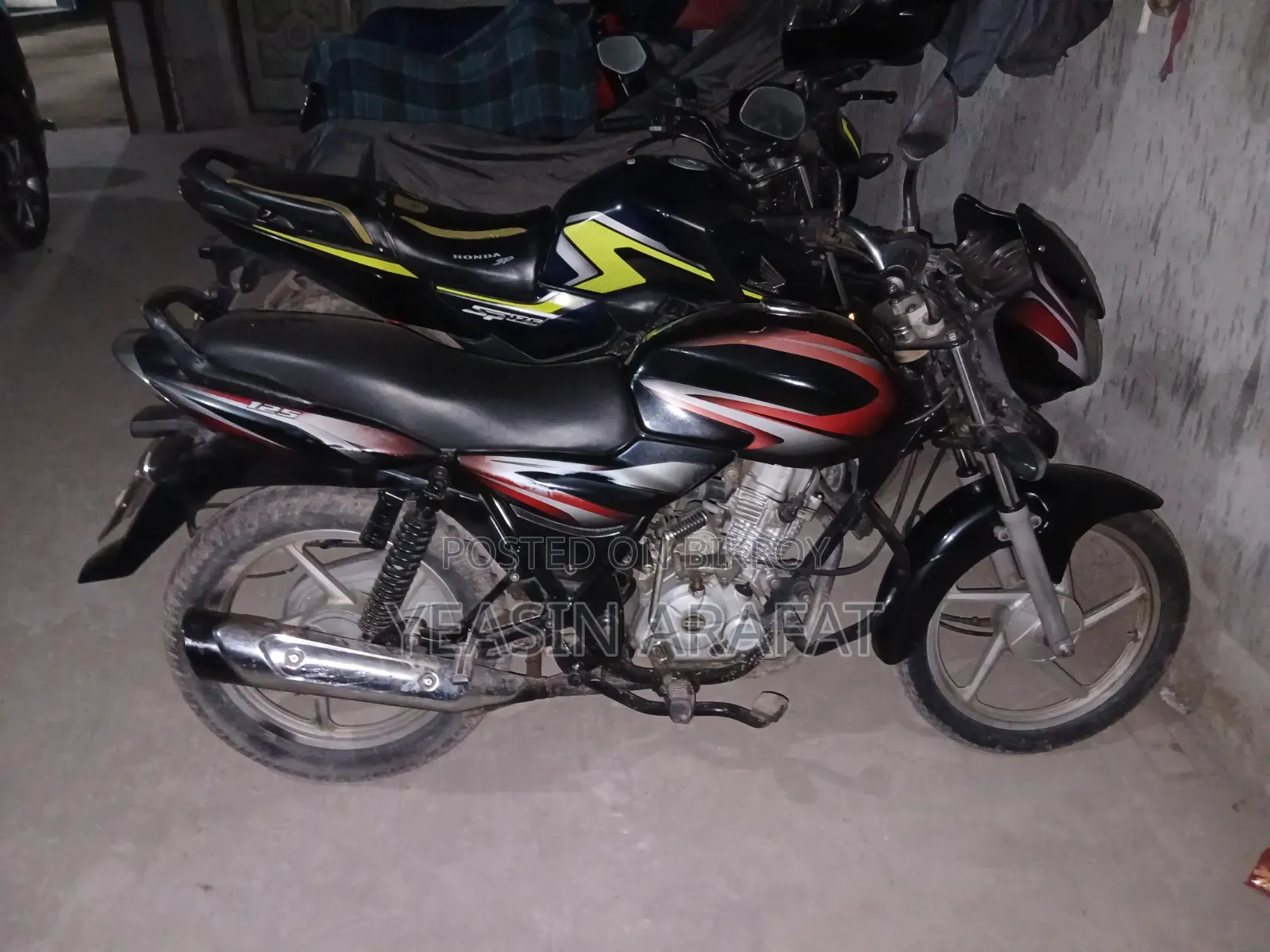 বাজাজ ডিসকভার ১২৫ ২০১৭ কালো