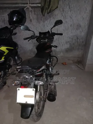 বাজাজ ডিসকভার ১২৫ ২০১৭ কালো