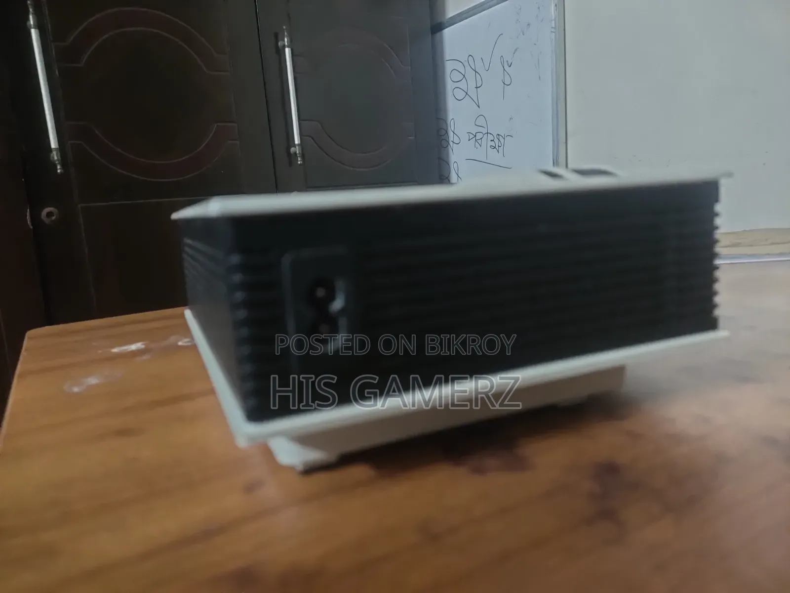 আইডাটা এলইডি প্রজেক্টর