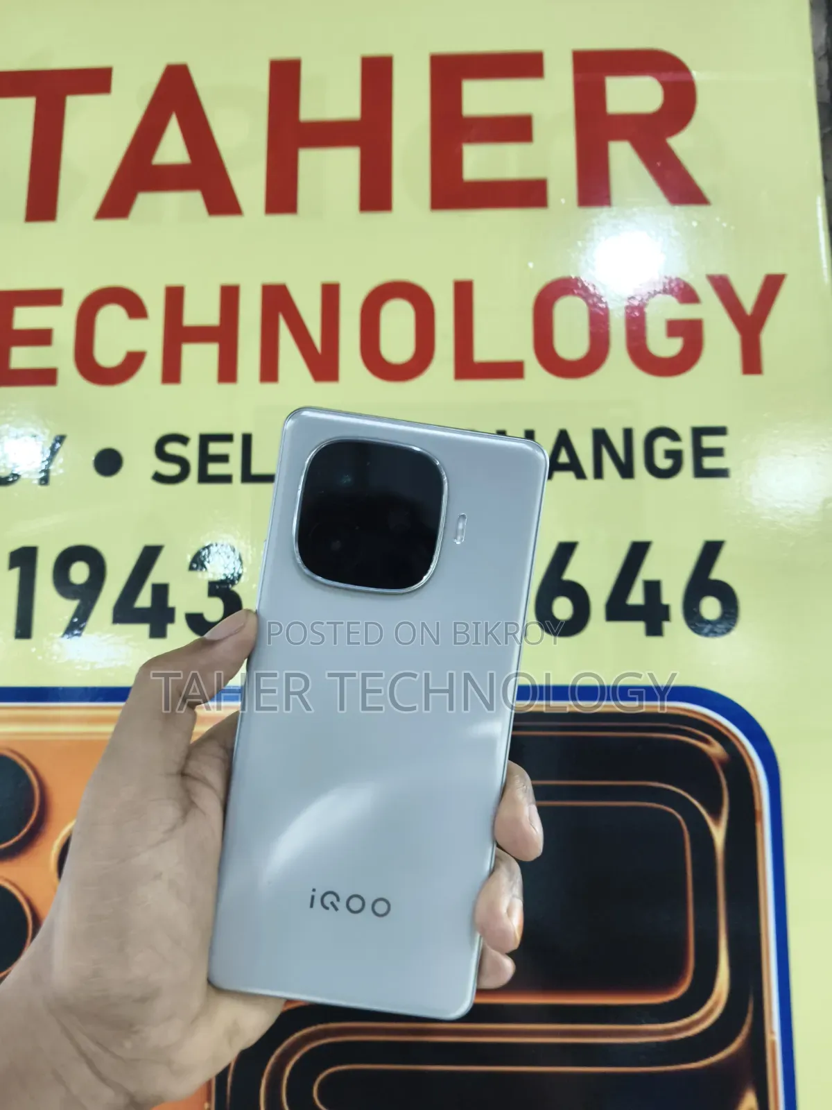 iQOO 256 GB Silver