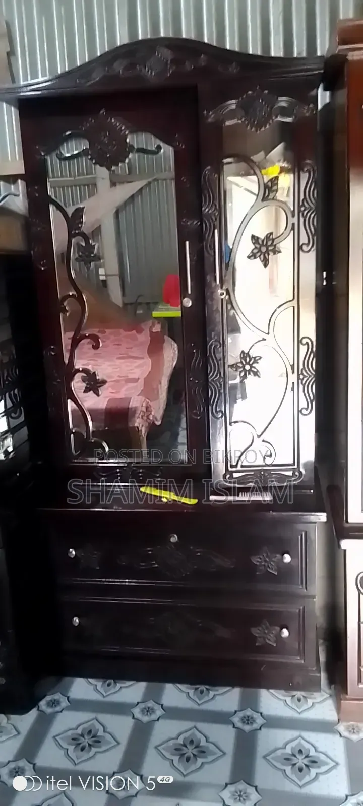 Urgent dressing table for sale (negotiable)