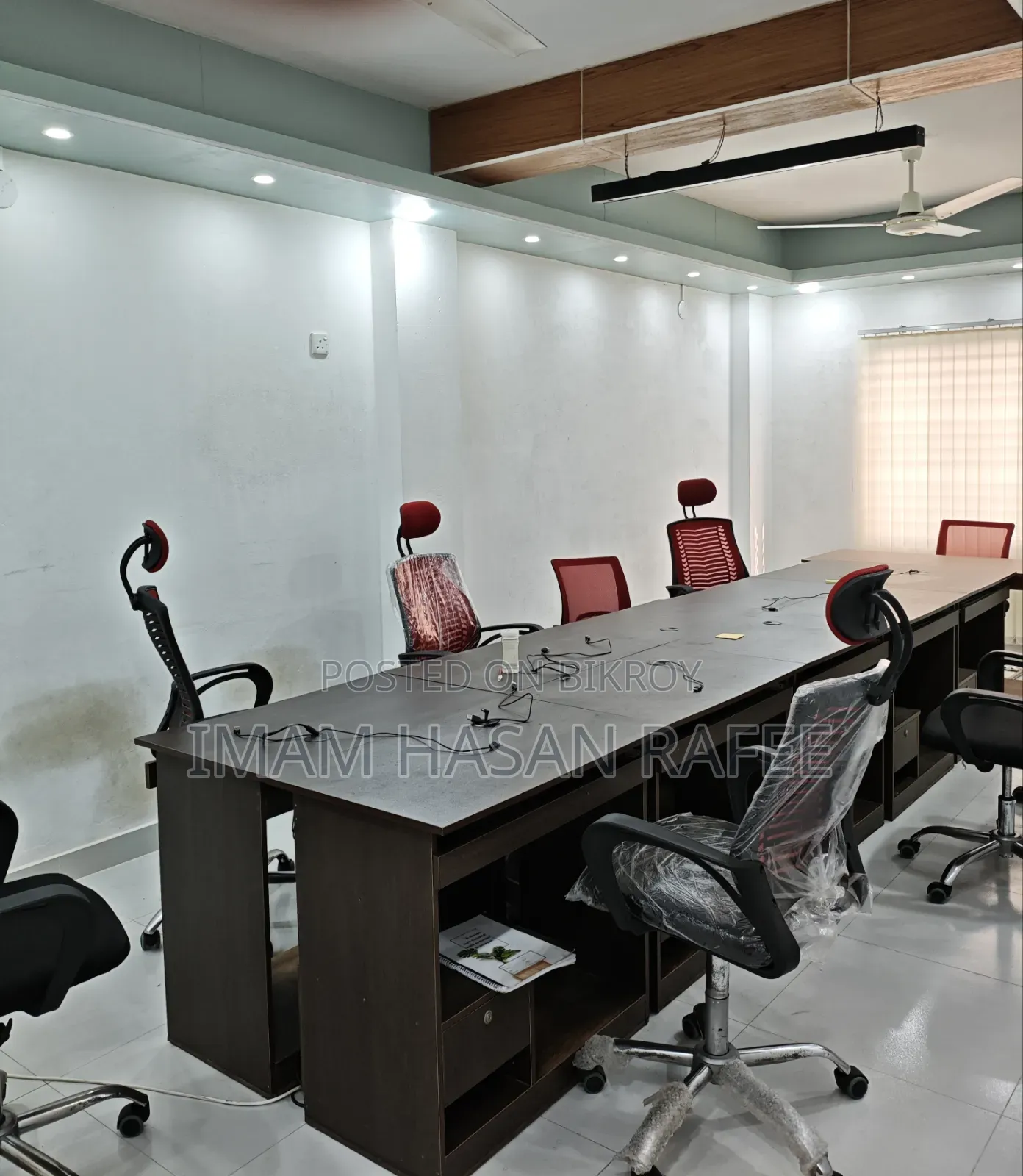 1500 square feet fully decorated office for sale.
