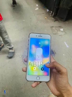 অ্যাপল আইফোন ৮ প্লাস ৬৪ জিবি হোয়াইট