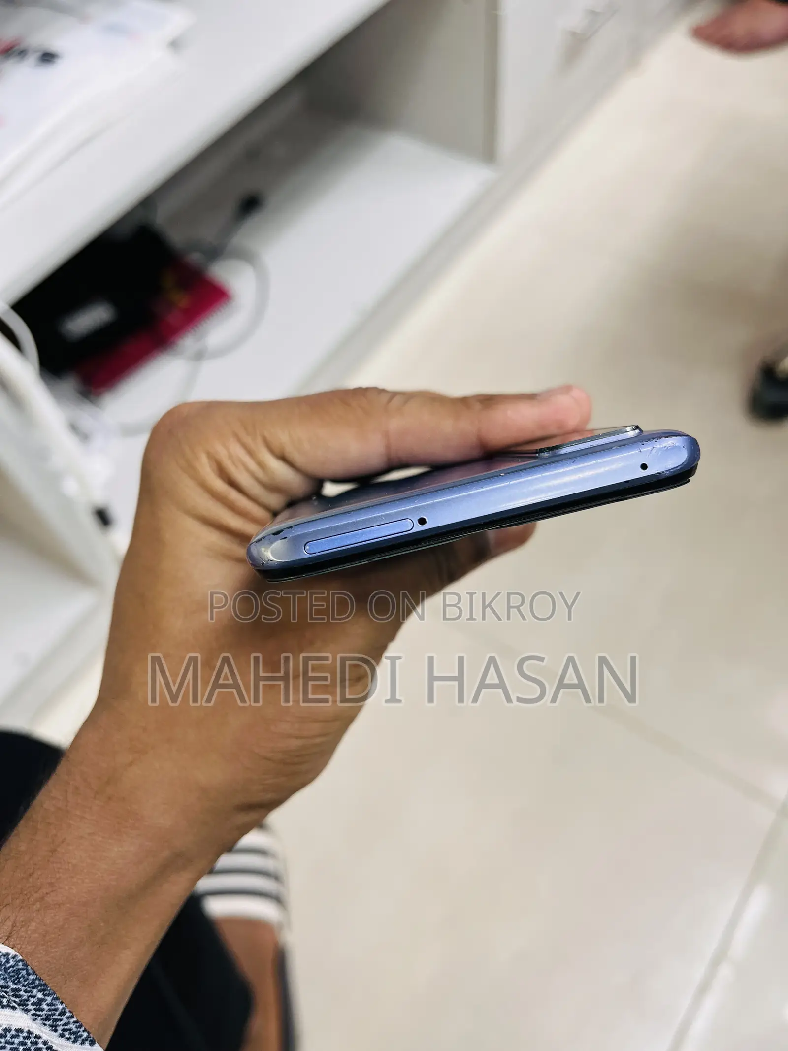 iQOO 128 GB Blue