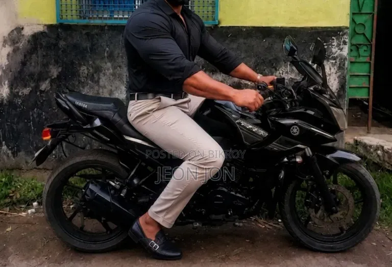Yamaha 2013 Black