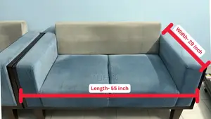 ৫ সিটার সোফা নীল এবং রুপালি অ্যাকসেন্ট সহ