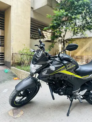 Honda Hornet 2021 Green