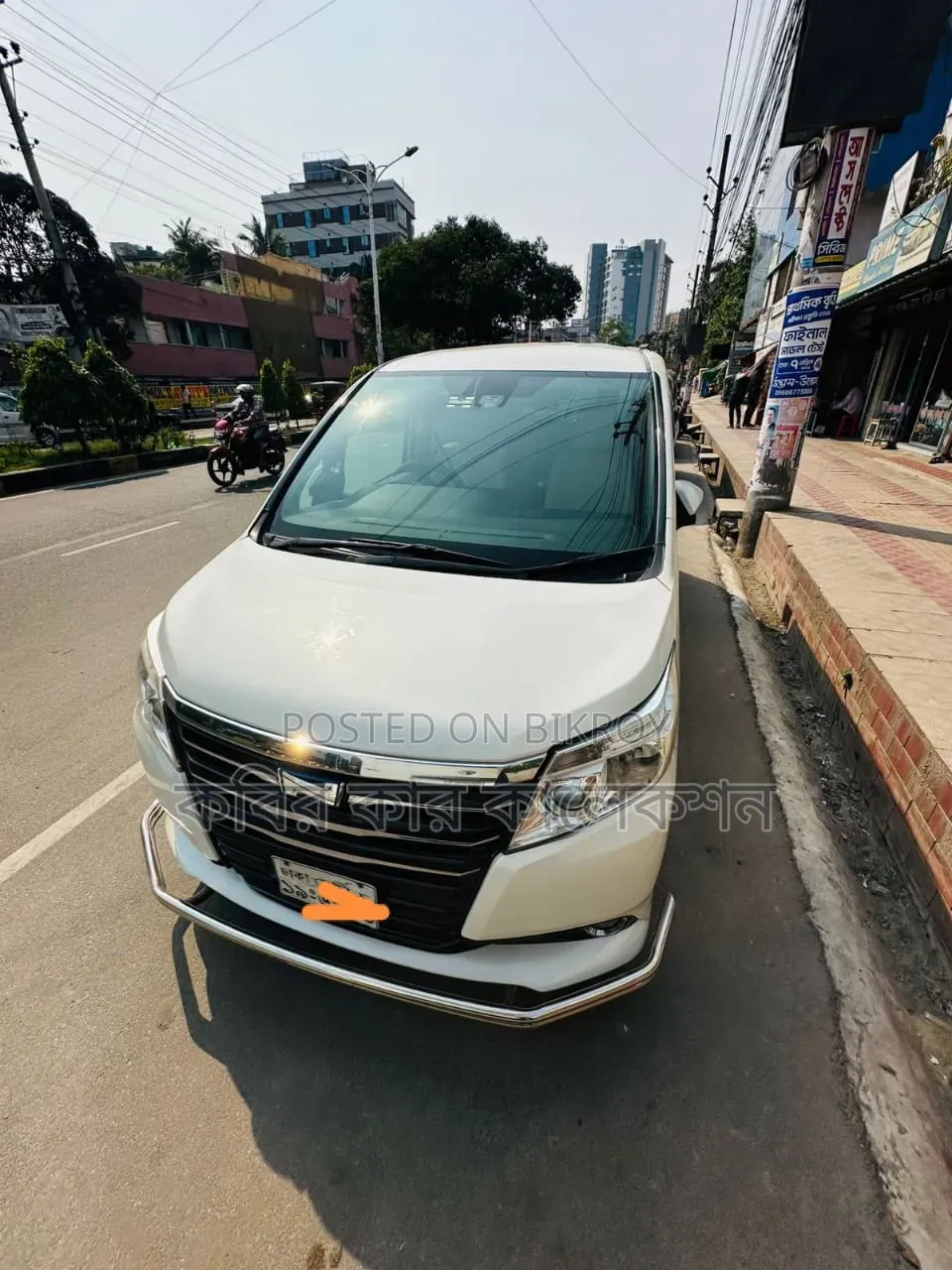 Toyota Noah 2014 Pearl