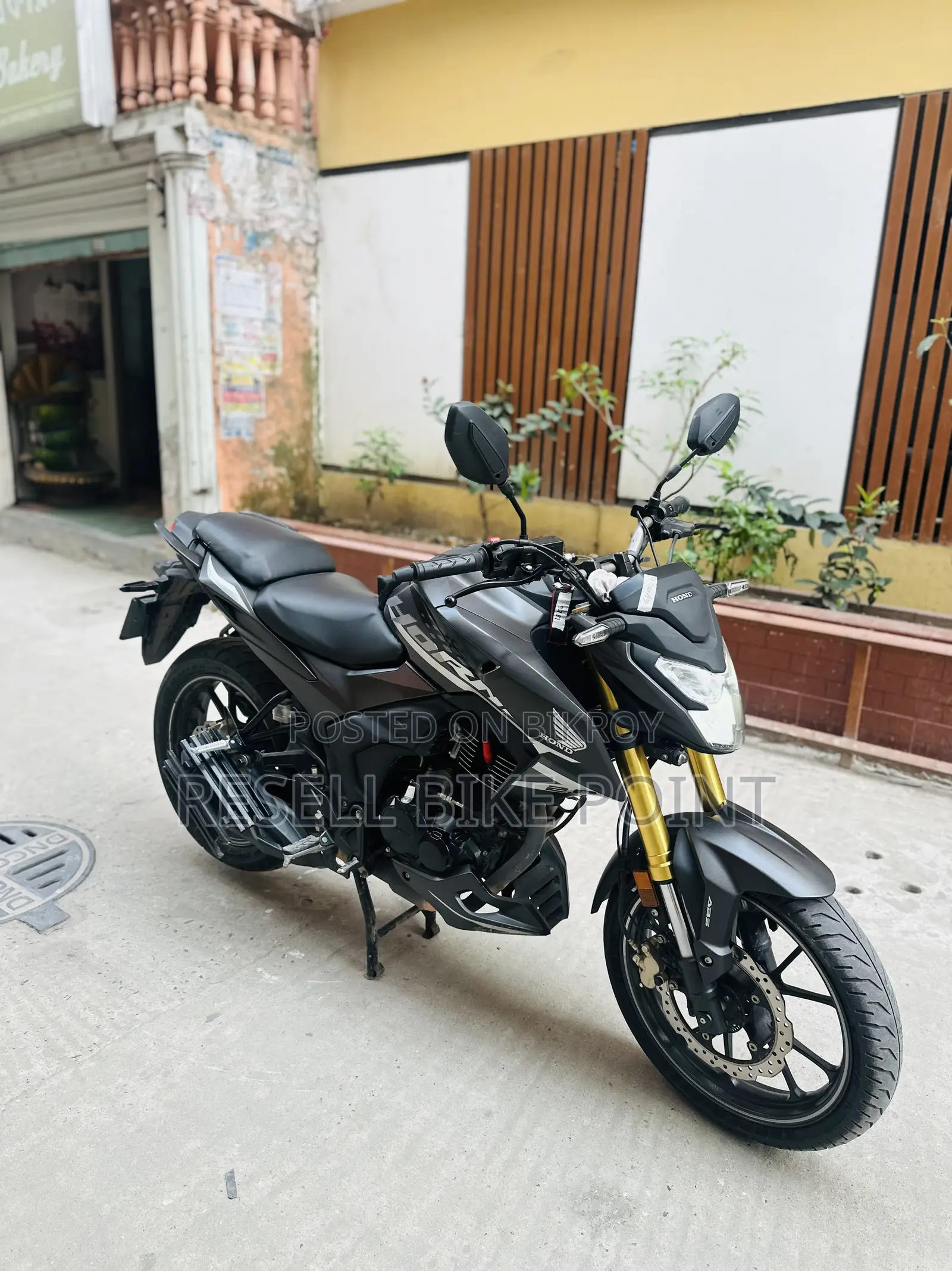 Honda Hornet 2025 Gray