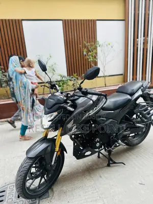 Honda Hornet 2025 Gray