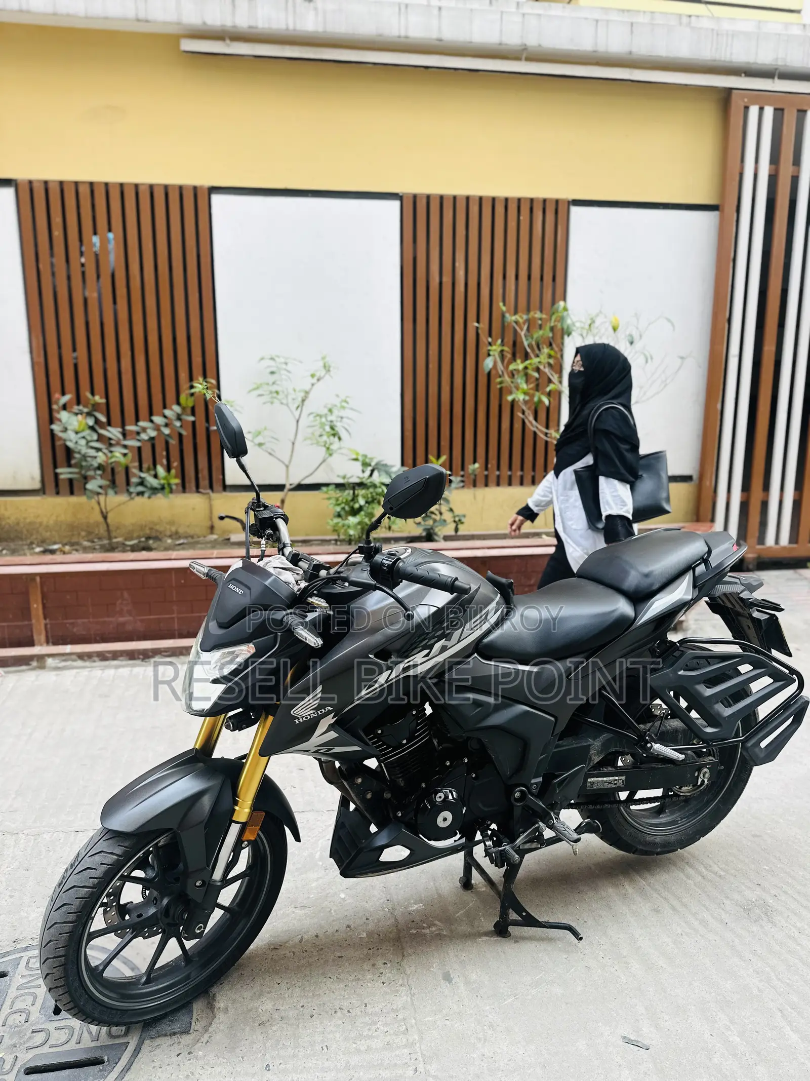 Honda Hornet 2025 Gray