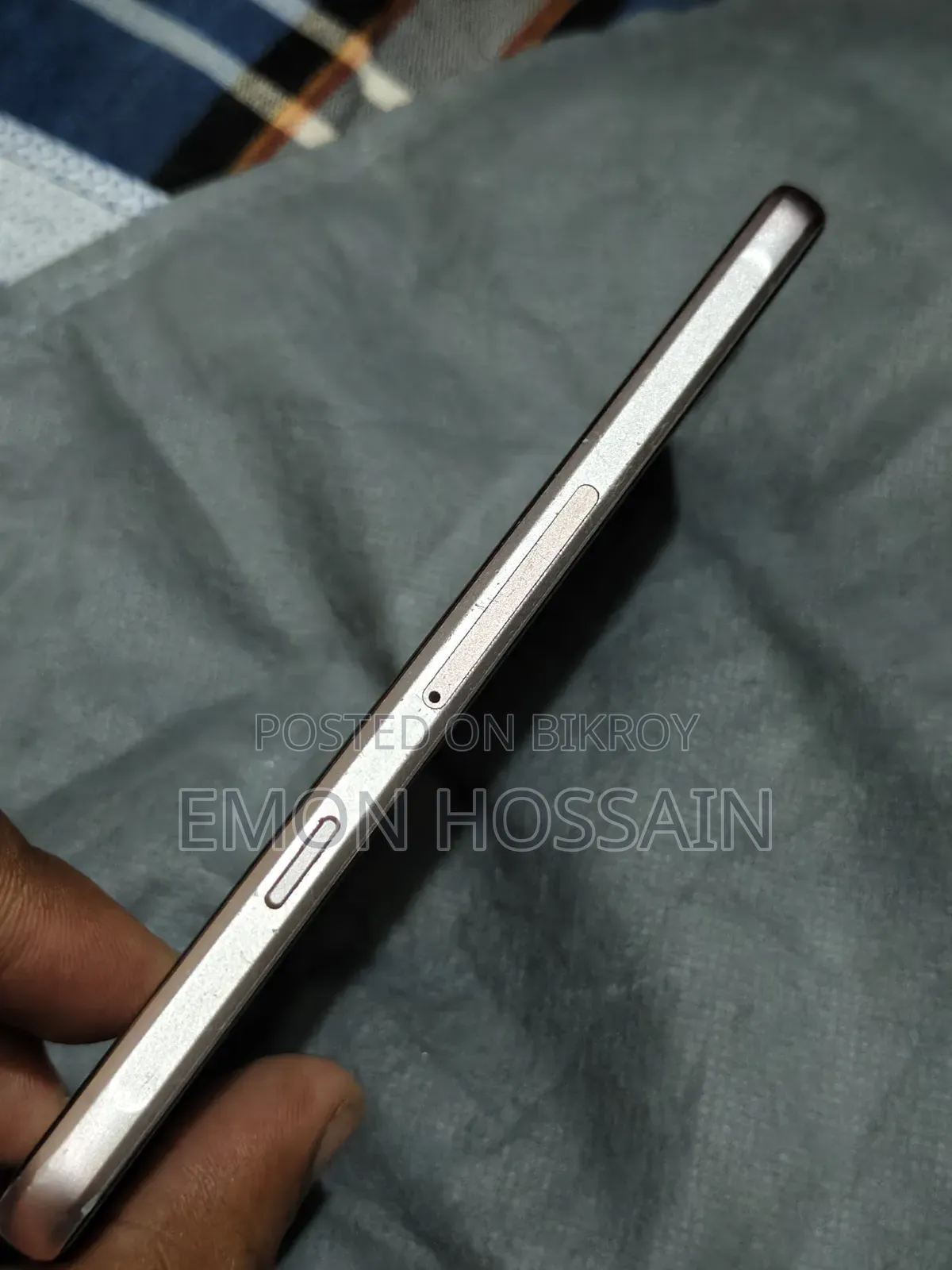 স্যামসাং গ্যালাক্সি এ৩ ১৬ জিবি রোজ গোল্ড