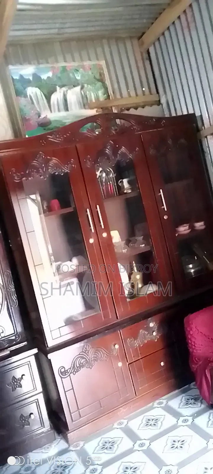 Beautiful and Sturdy Almirah (Dressing/Crockery Cabinet) for Sale