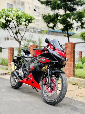 সুজুকি জিএসএক্স-আর১৫০ ২০২১ রেড