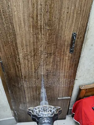 সজ্জাসজ্জার লম্বা তলোয়ার