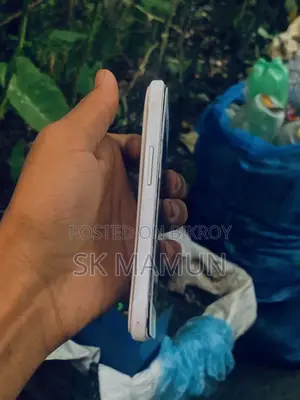 Samsung Galaxy J1 8 GB White