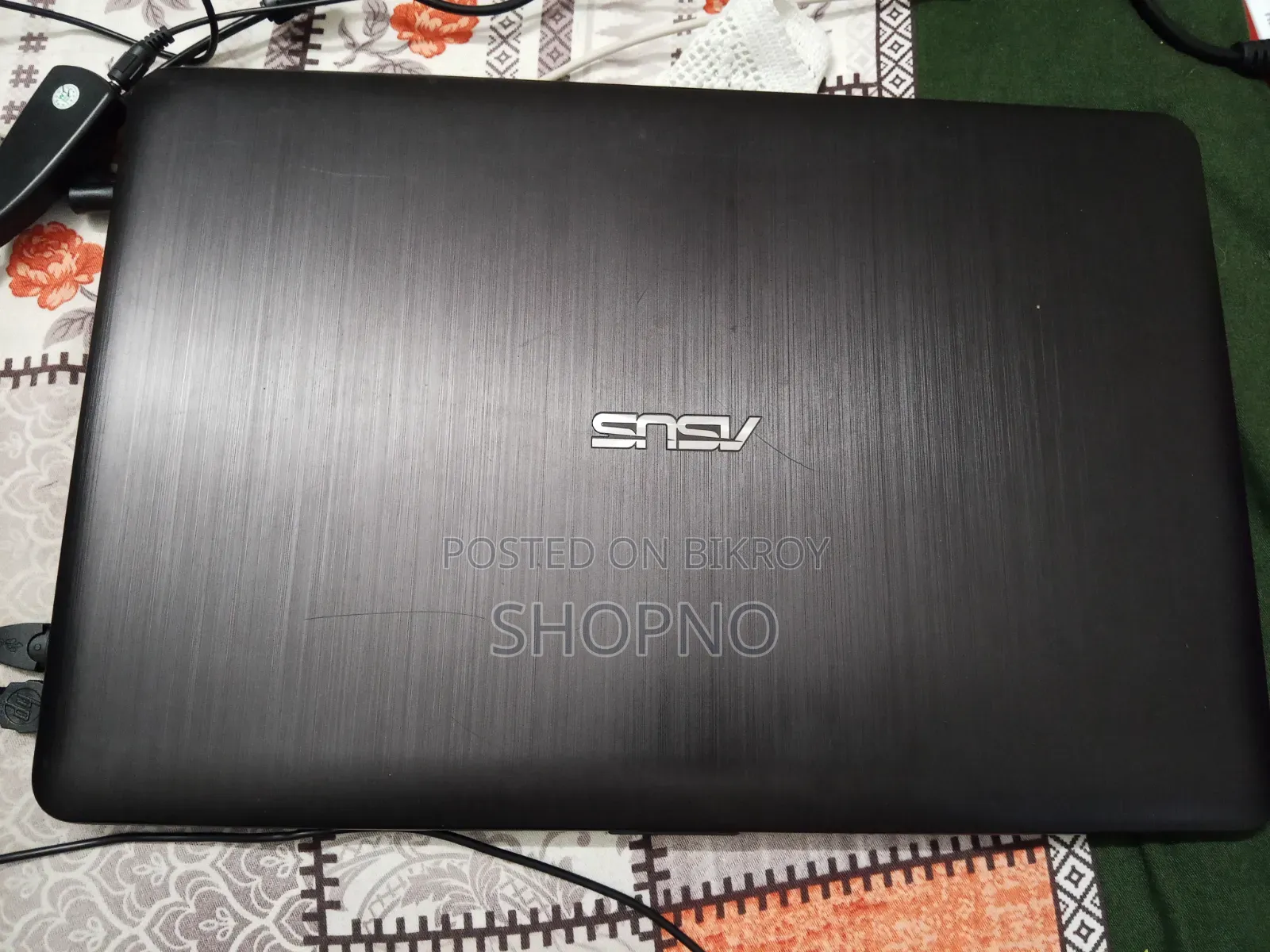 Laptop Asus C300 2GB Intel Core I3 HDD+SSD 128GB