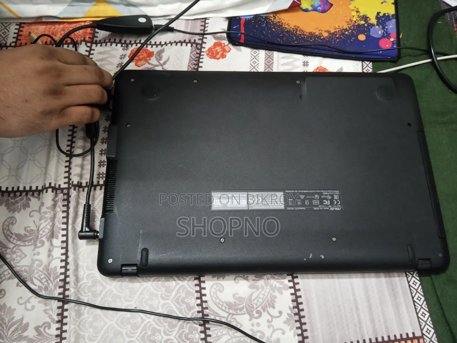 Laptop Asus C300 2GB Intel Core I3 HDD+SSD 128GB