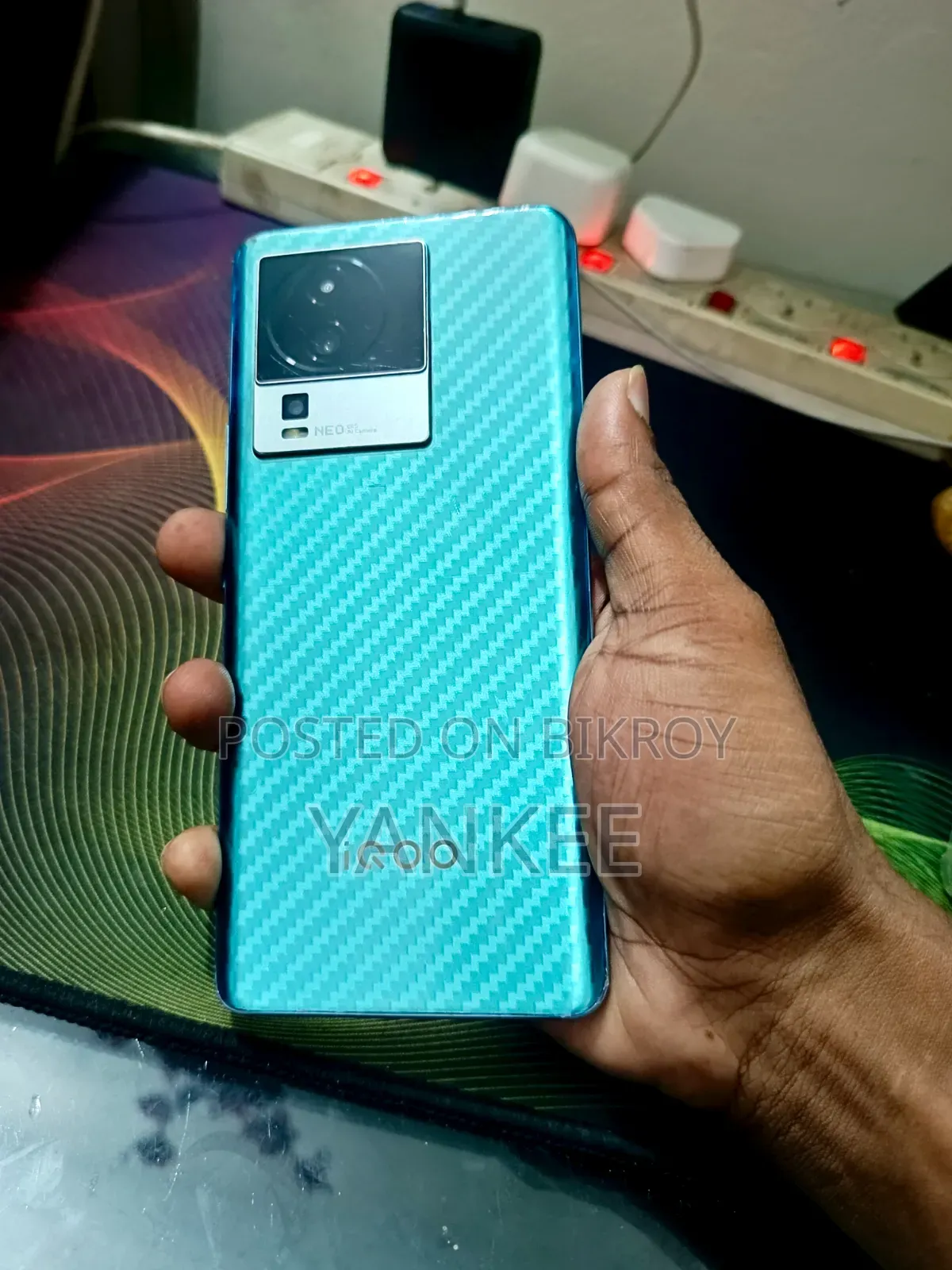 iQOO 128 GB Blue