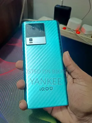 iQOO 128 GB Blue