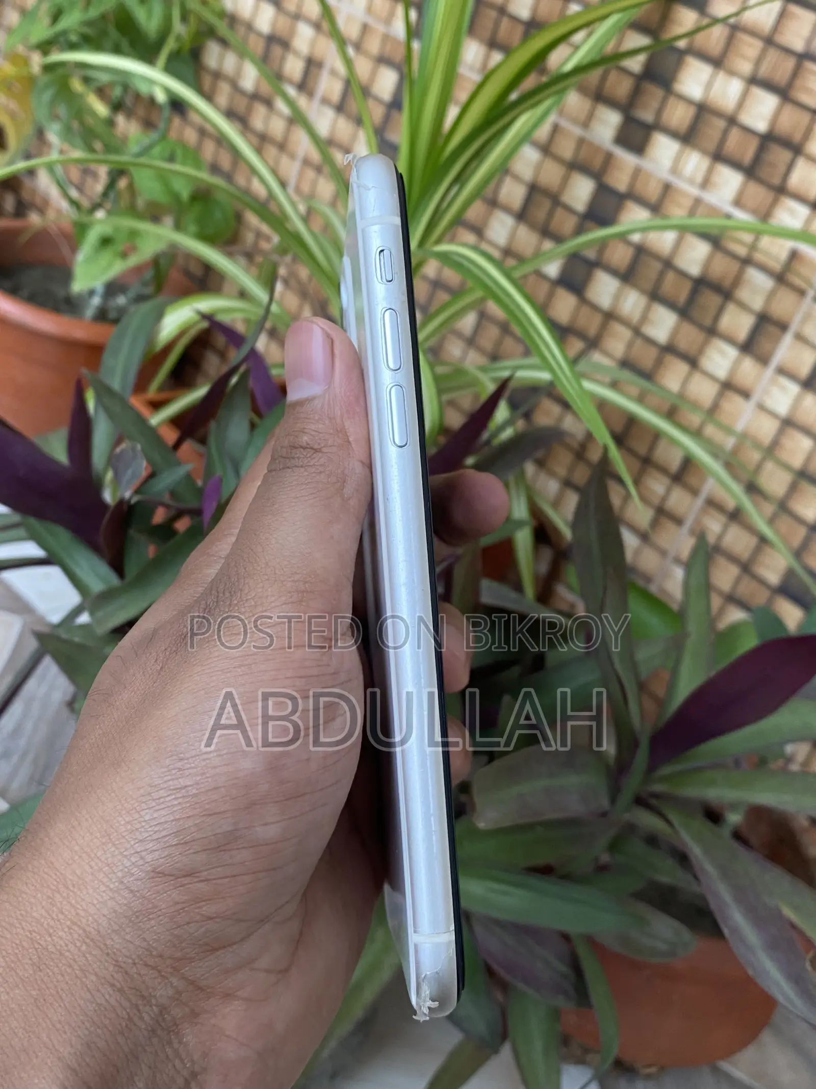 অ্যাপল আইফোন ১১ ৬৪ জিবি হোয়াইট