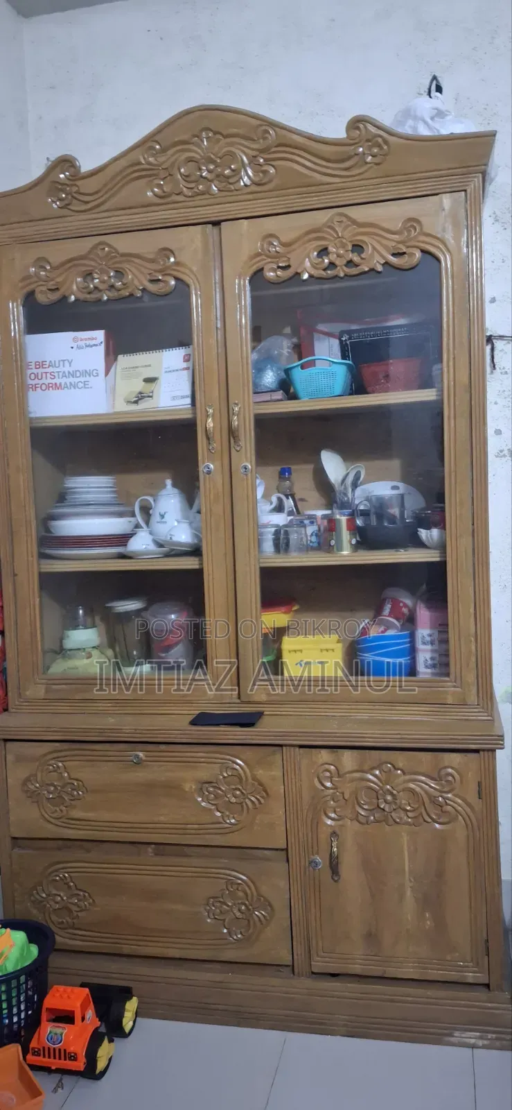 Urgent sale: Teak wood 2-part showcase at a low price!